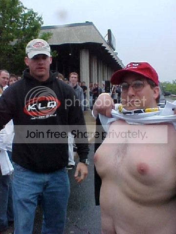 klq_fat_guy_ty_shows_off_man_boobs_6-4-03_10750.jpg