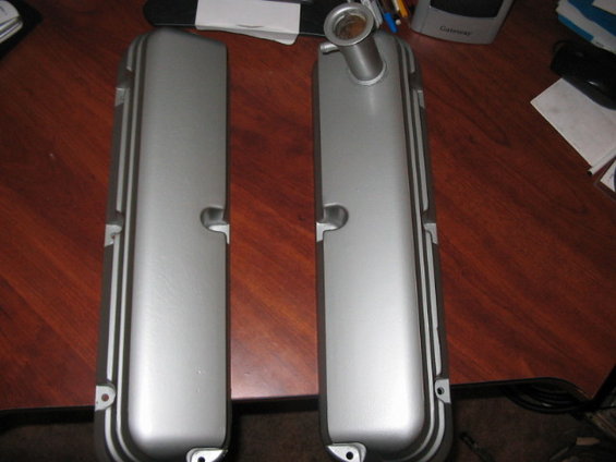 cleaned--painted-valve-covers-002.jpg
